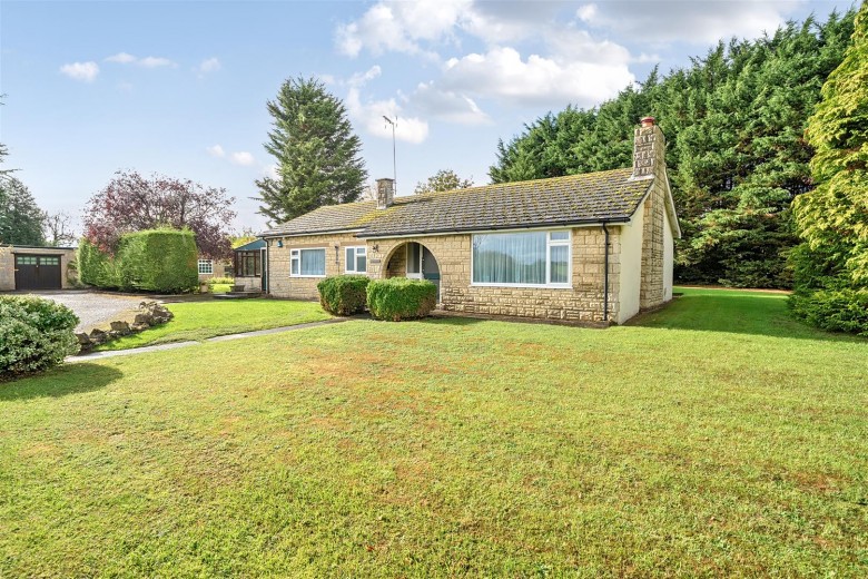 Click the photo for more details of Lower Street, Pury End, NN12