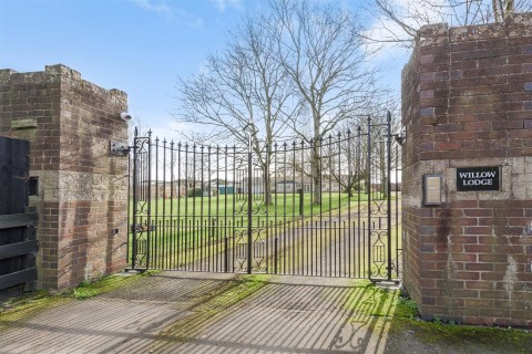 Click the photo for more details of Bedworth Road, Bulkington, CV12