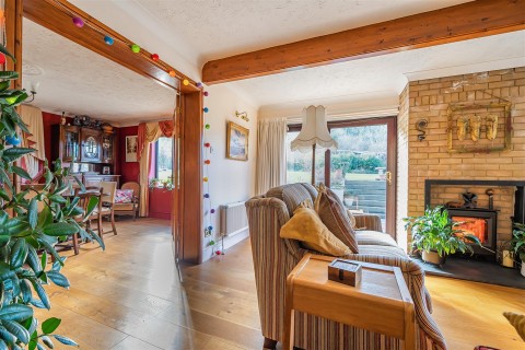 Click the photo for more details of Doddiscombsleigh, Exeter