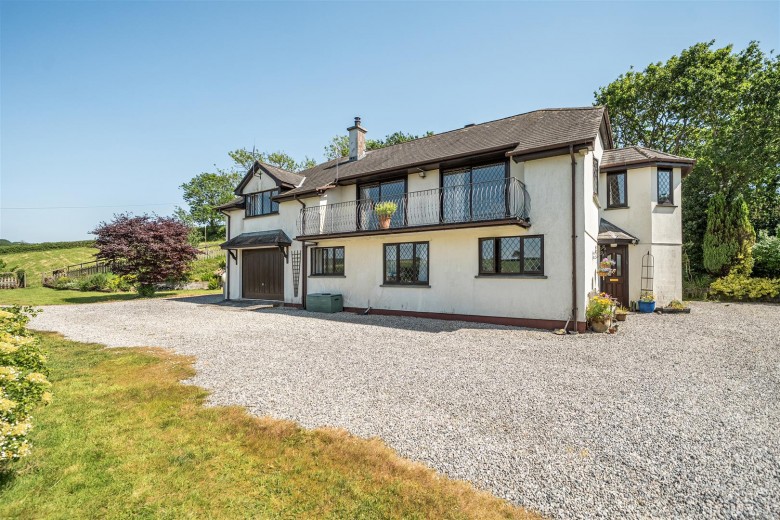 Click the photo for more details of Nr Lanreath, Looe