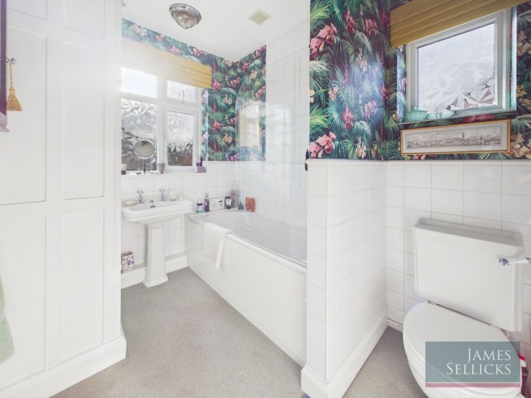 Images for Carfax Avenue, Oadby, Leicestershire