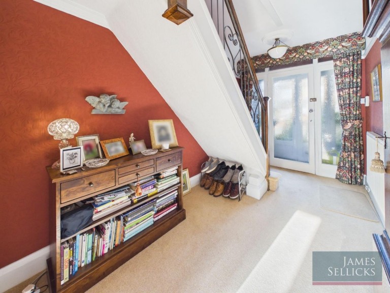 Images for Carfax Avenue, Oadby, Leicestershire