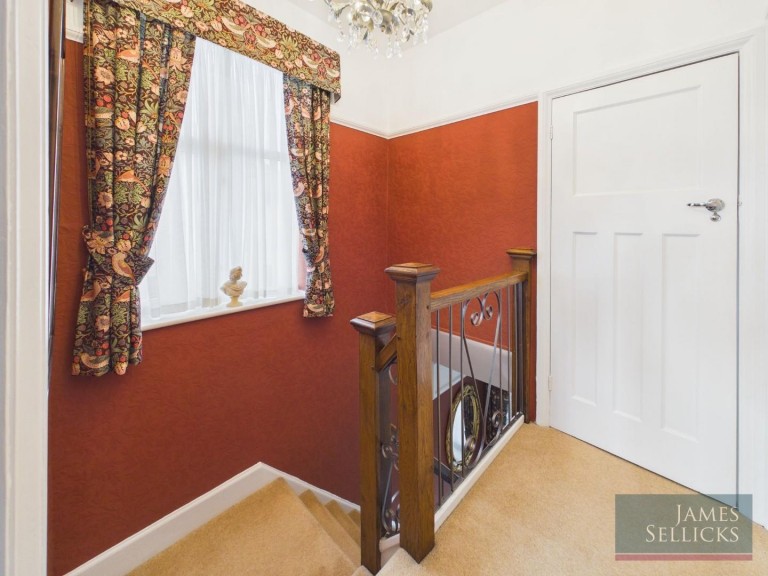 Images for Carfax Avenue, Oadby, Leicestershire