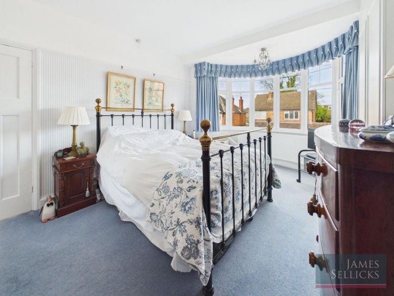 Images for Carfax Avenue, Oadby, Leicestershire