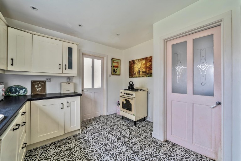 Images for White Cliff Gardens, Blandford Forum