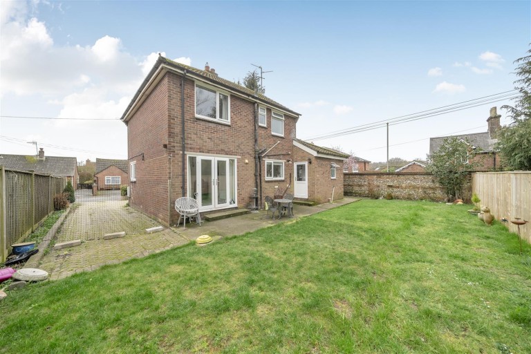 Images for White Cliff Gardens, Blandford Forum