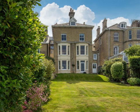 Click the photo for more details of Cowes, Isle of Wight