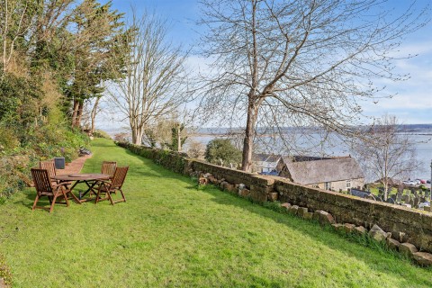 Click the photo for more details of Meeting Street, Appledore