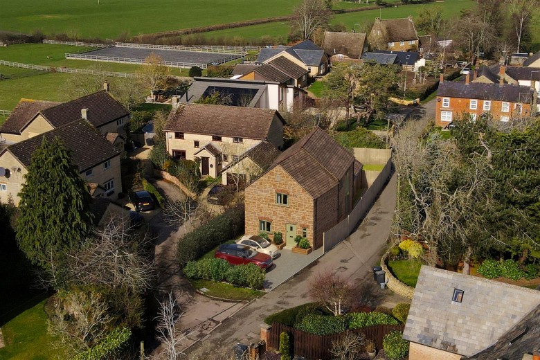 Click the photo for more details of Cattle End, Silverstone, NN12