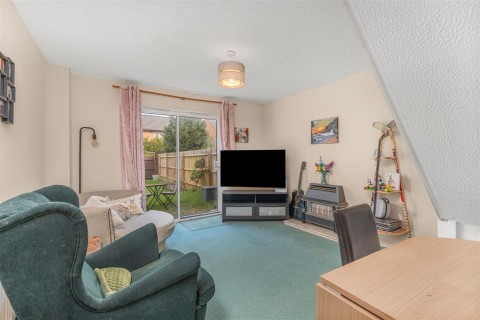 Click the photo for more details of Wellington Avenue, Banbury - ideal for commuters