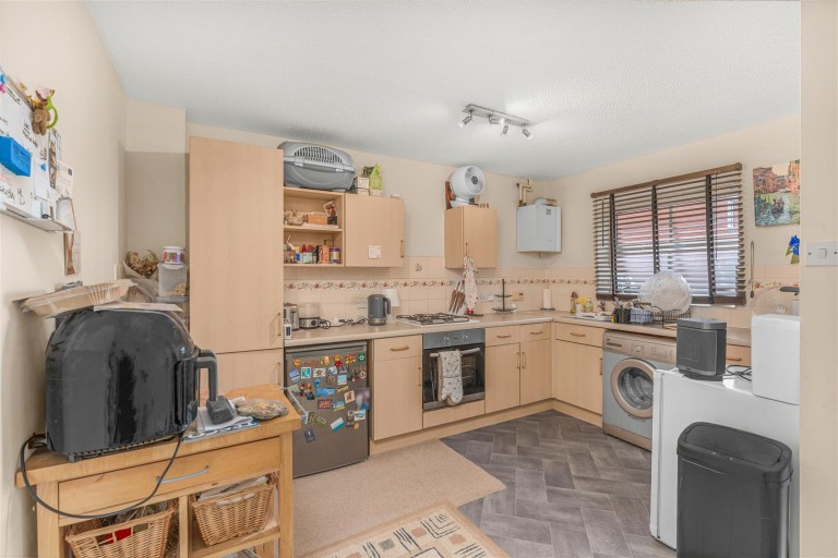 Images for Wellington Avenue, Banbury - ideal for commuters