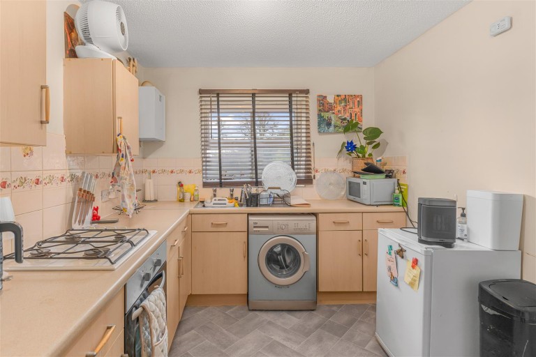 Images for Wellington Avenue, Banbury - ideal for commuters