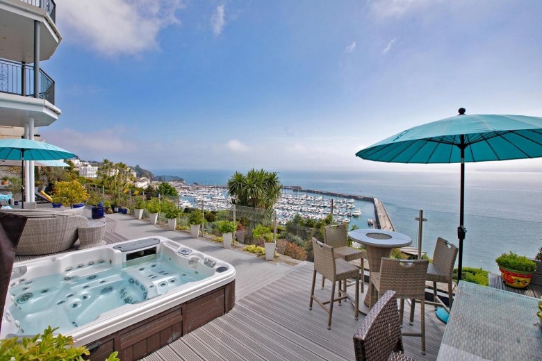 Click the photo for more details of Warren Road, Torquay