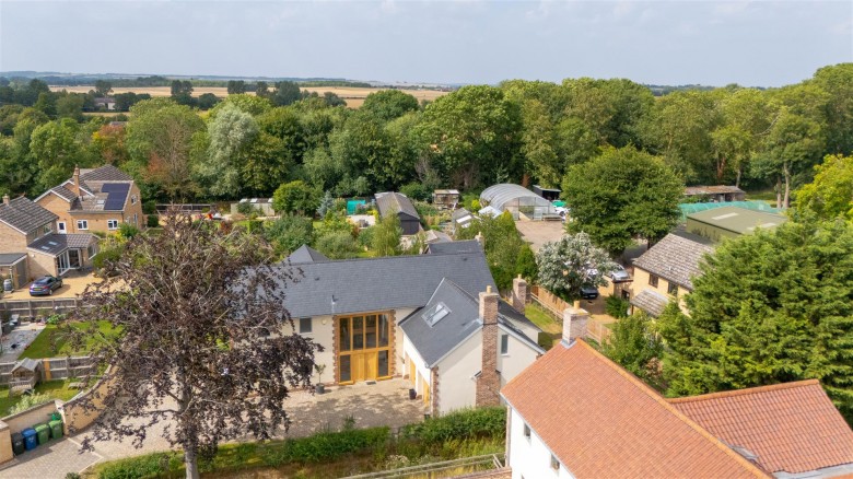 Click the photo for more details of Long Lane, Fowlmere, Royston