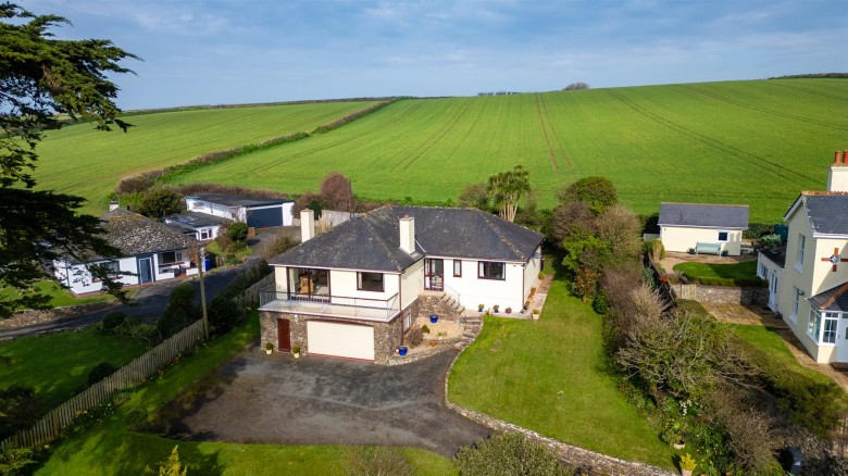 Click the photo for more details of Galmpton, Kingsbridge