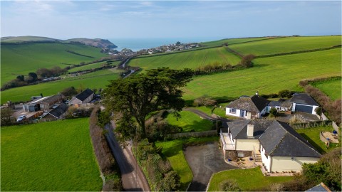 Click the photo for more details of Galmpton, Kingsbridge