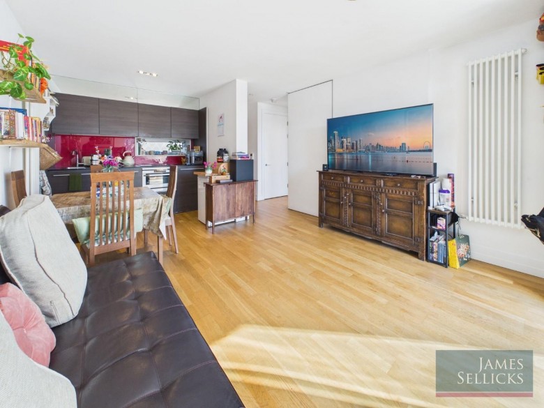 Click the photo for more details of The Circus, Highcross Lane, Leicester