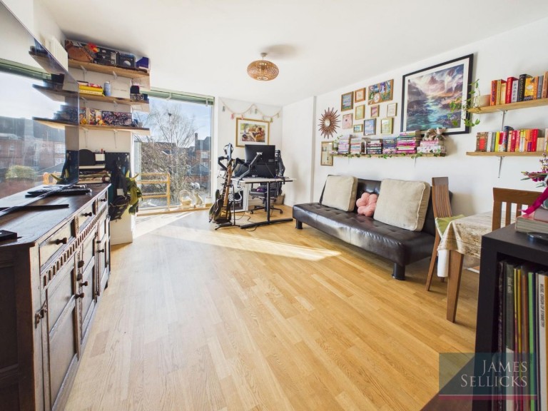 Images for The Circus, Highcross Lane, Leicester