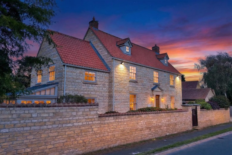 Click the photo for more details of Sleaford Road, Wellingore, Lincoln