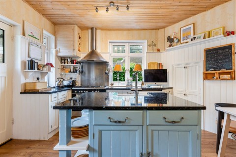 Click the photo for more details of Ilsham Road, Torquay