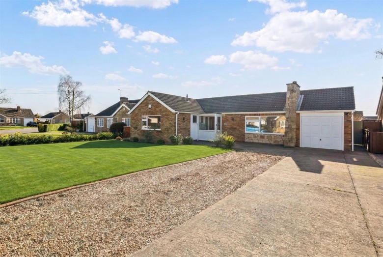 Click the photo for more details of Fen Lane, North Hykeham