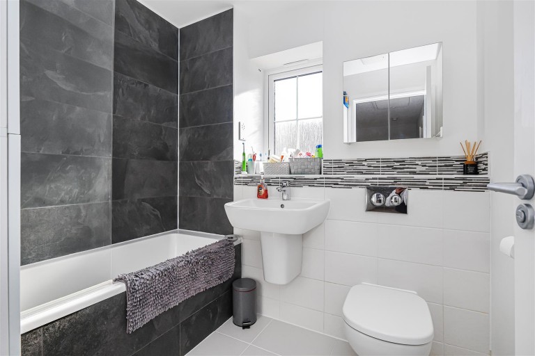 Images for Lincoln Gardens, Thaxted, Dunmow