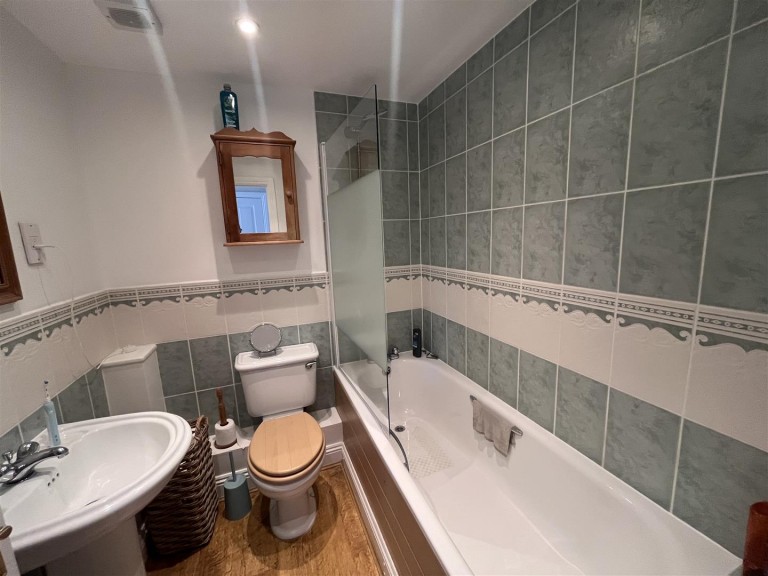 Images for Manor Farm Gate, West Stour, Gillingham