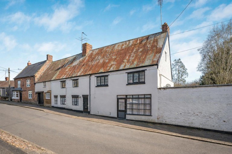 Images for Sutton Street, Flore, NN7