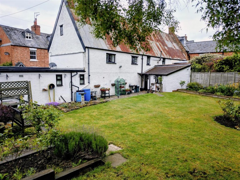 Images for Sutton Street, Flore, NN7