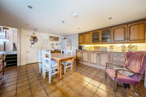 Click the photo for more details of Broadclyst, Exeter