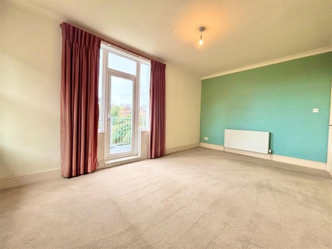 Click the photo for more details of Gate Lane, Freshwater Bay