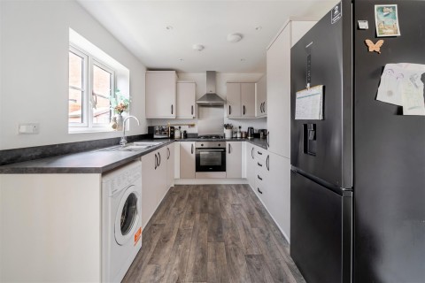 Click the photo for more details of Sheepscombe Close, Paulerspury, NN12