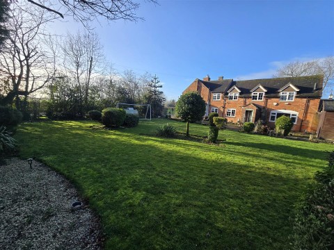 Click the photo for more details of Main Street, Sutton Cheney, CV13