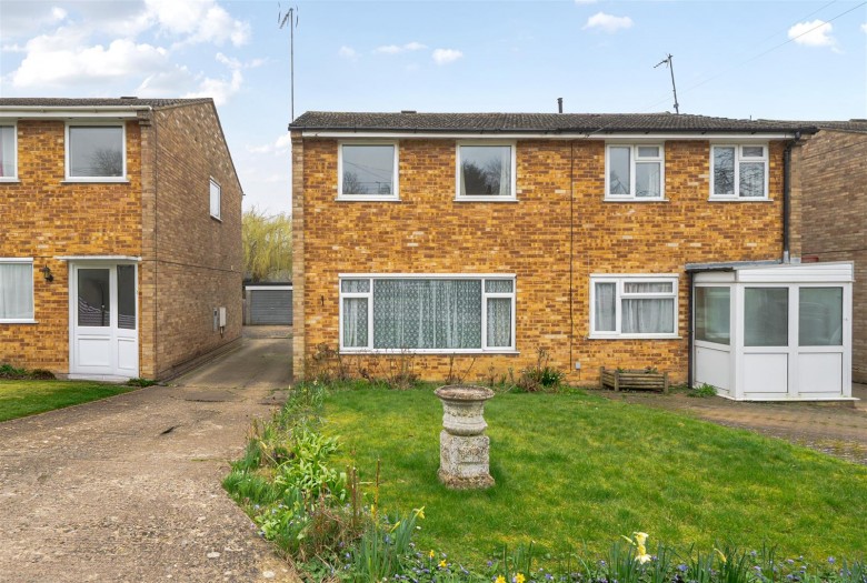 Click the photo for more details of Meadow Rise, Tiffield, NN12