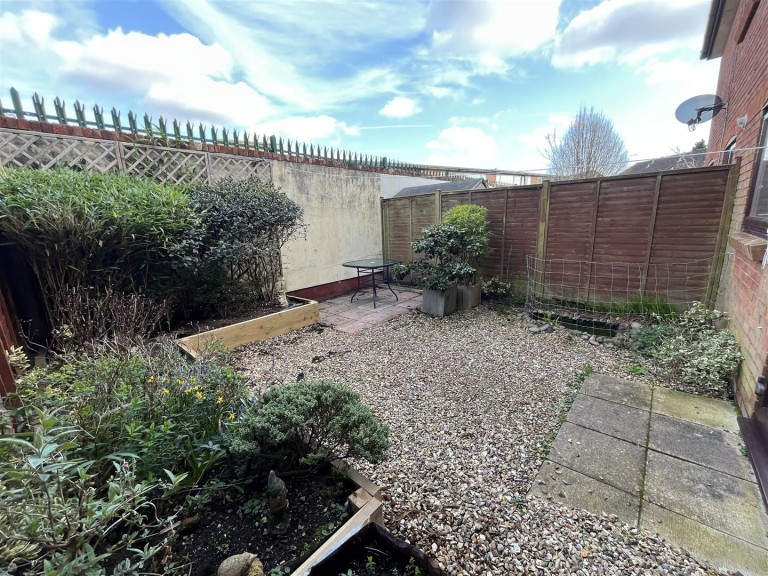 Images for Old Farm Gardens, Blandford Forum