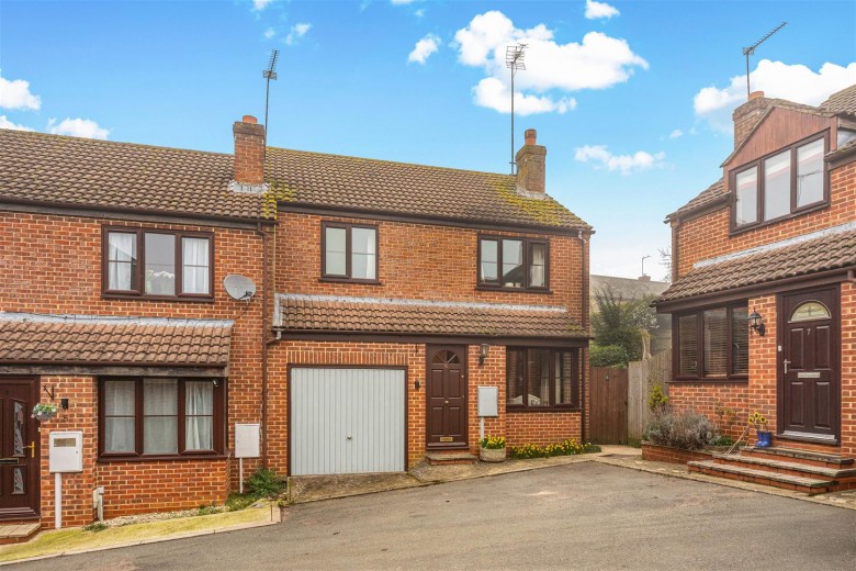 Click the photo for more details of Manor Close, Middleton Cheney, Banbury