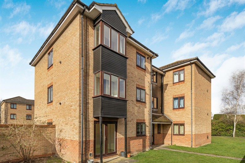 Click the photo for more details of Loris Court, Cambridge