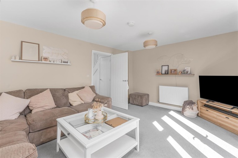 Images for Longdon Crescent, Banbury - complete onward chain