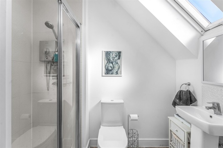 Images for Longdon Crescent, Banbury - complete onward chain