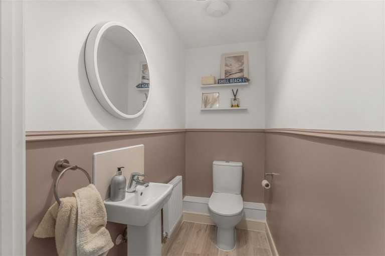 Images for Longdon Crescent, Banbury - complete onward chain