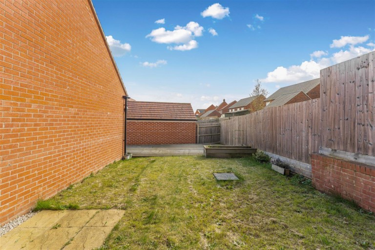 Images for Longdon Crescent, Banbury - complete onward chain