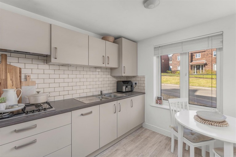 Images for Longdon Crescent, Banbury - complete onward chain