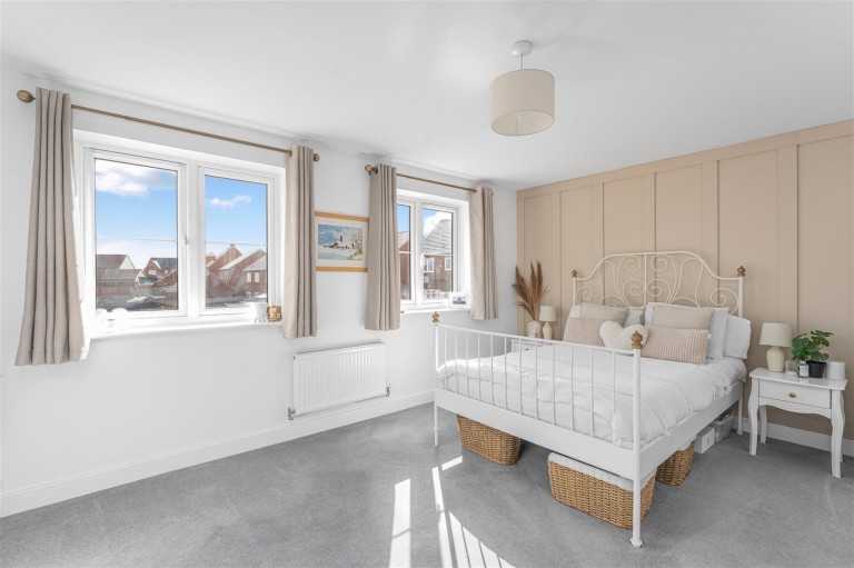 Images for Longdon Crescent, Banbury - complete onward chain