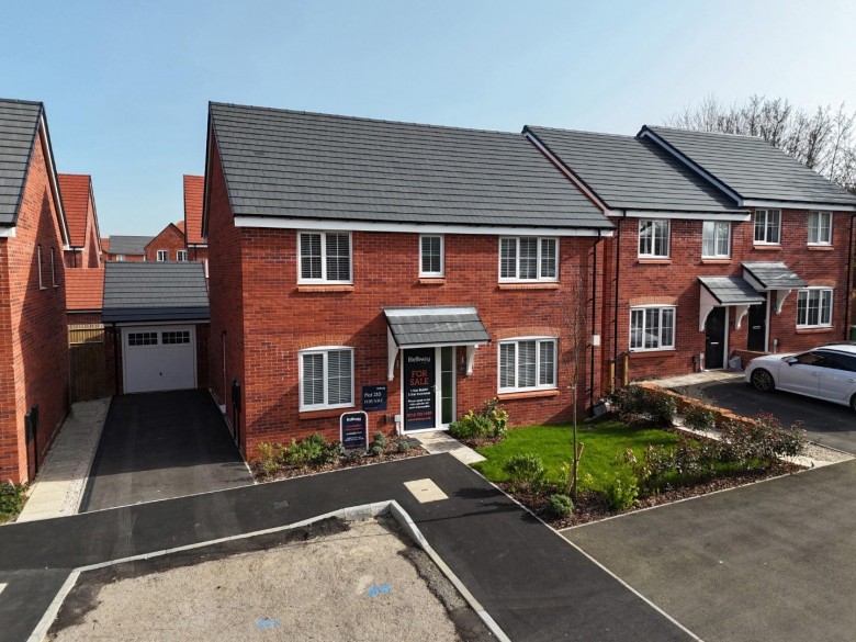 Click the photo for more details of The Goldsmith, Stoughton Park, Oadby