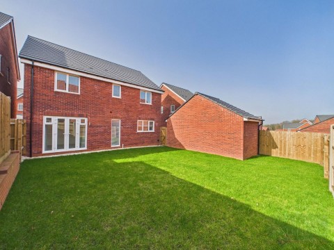 Click the photo for more details of The Goldsmith, Stoughton Park, Oadby