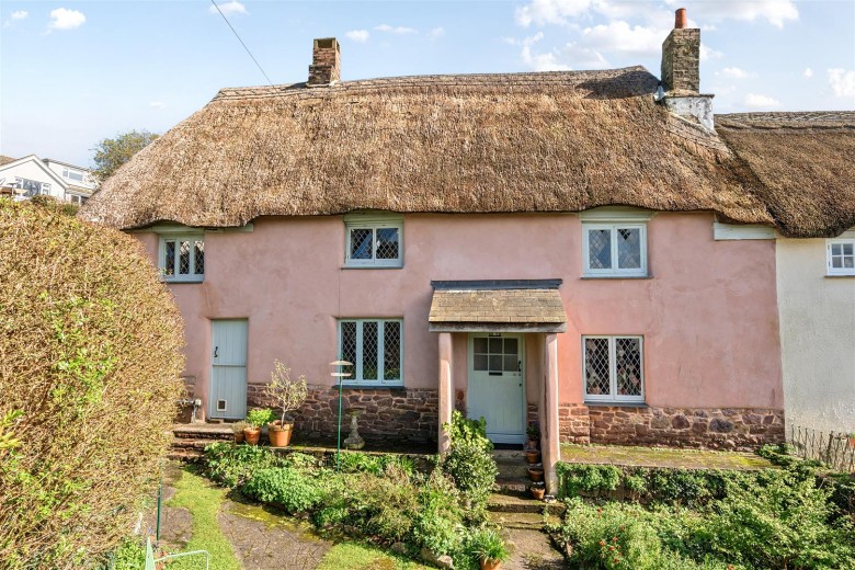 Click the photo for more details of Radway Hill, Bishopsteignton, Teignmouth