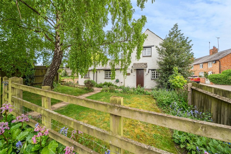 Click the photo for more details of Wappenham Road, Abthorpe, NN12