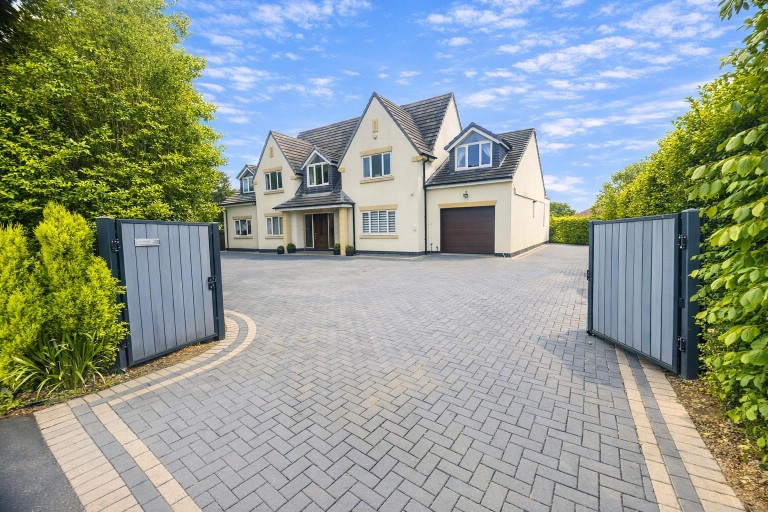 Images for Stoughton Road, Oadby, Leicestershire