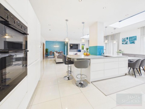 Click the photo for more details of Stoughton Road, Oadby, Leicestershire