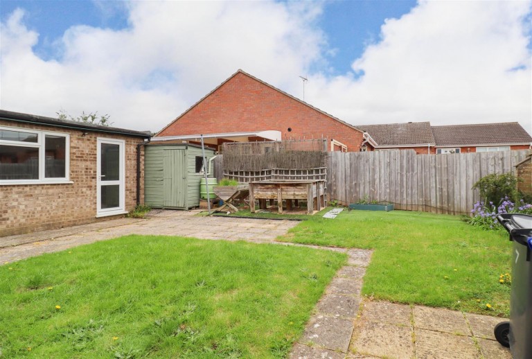 Images for Elliott Close, Newmarket